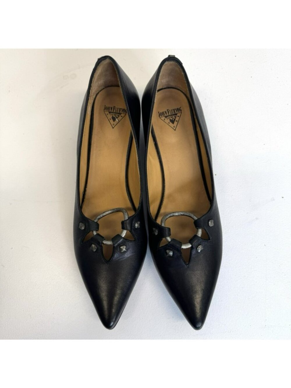John Fluevog Truth Makena Key Ring Pump Black Shoes Womens Size 7 Low Heel - Picture 2 of 10